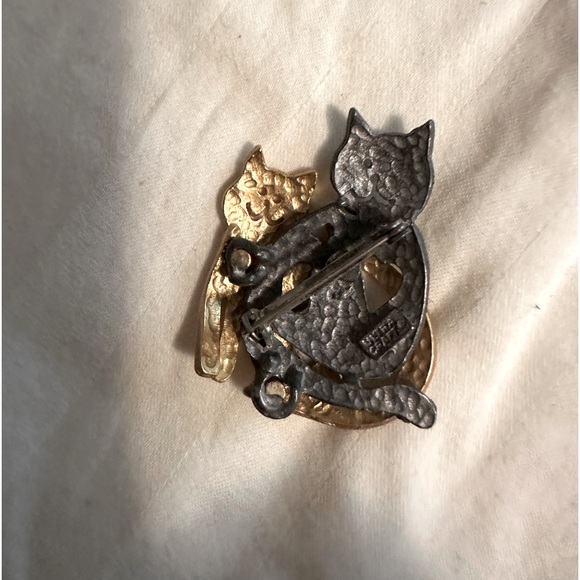 Ultra Craft Vintage Pewter Silver tone and Gold tone Cat Brooch - Picture 3 of 8